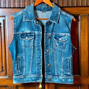Celebrity Pink Womens Blue Denim Jean Button Up Sleeveless Vest Jacket, Size M